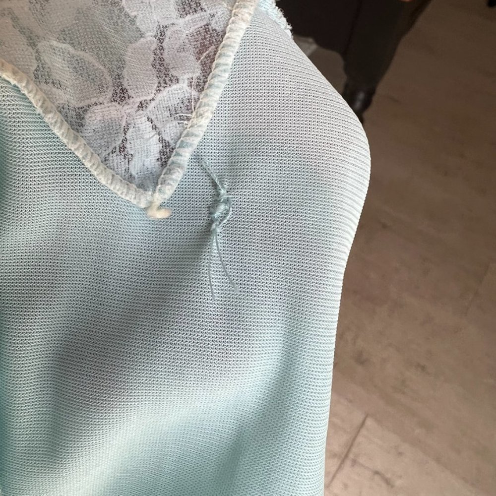 vintage lacy gown - Picture 9 of 9